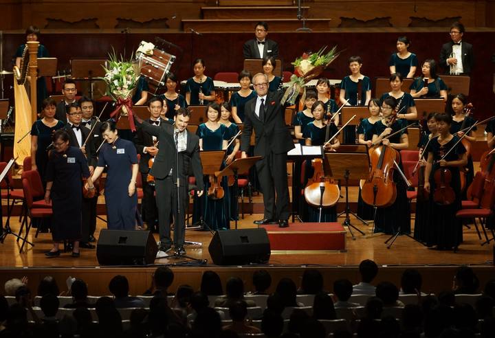 David Eaton and David D’Or bowing with an orchestra in Taiwan